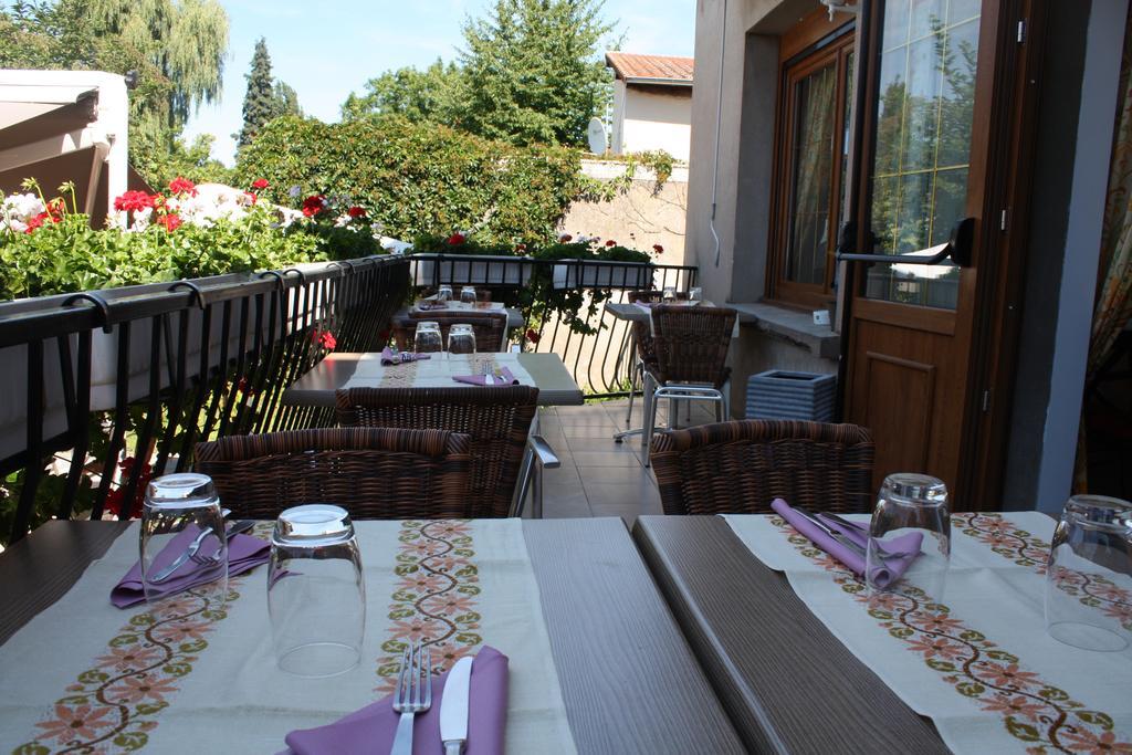 Logis Hotel- Restaurant La Renaissance バカラ エクステリア 写真