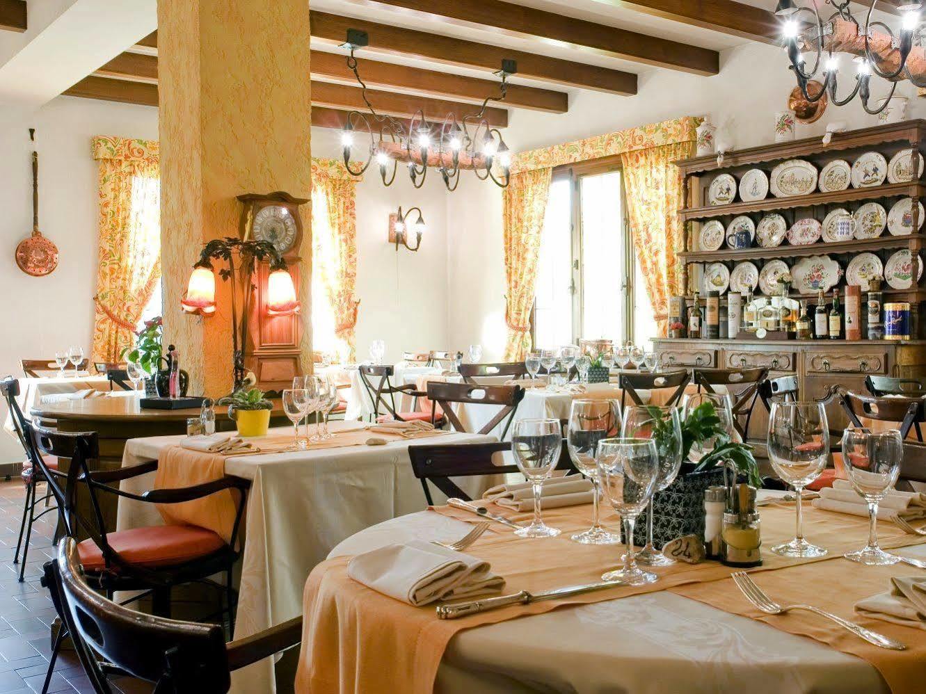 Logis Hotel- Restaurant La Renaissance バカラ エクステリア 写真